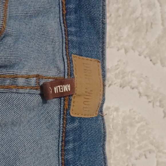 DRIFTWOOD Blue Jeans with Floral Embroidery - Picture 2 of 4